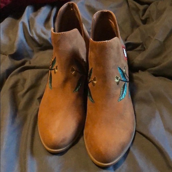 Short boot - Picture 2 of 6